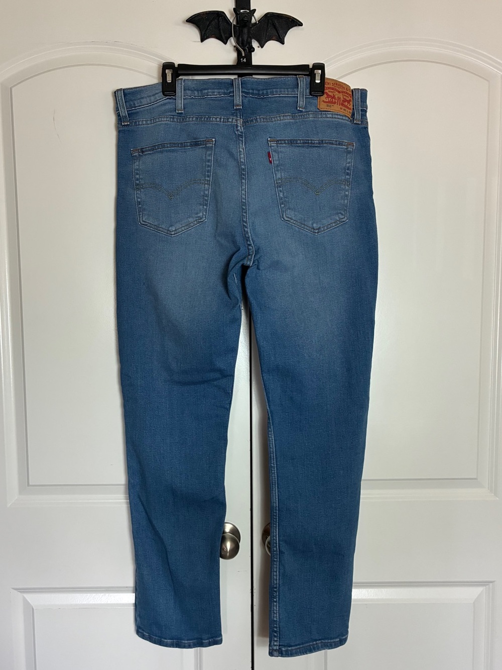 Classic Levi Straight Fit Men's Jeans - Blue Size W40 L32 - Picture 2 of 12